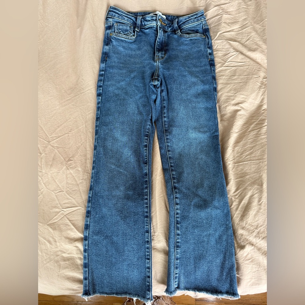 Zara Blue Straight Leg cropped Jeans with Frayed Hem Size 2
